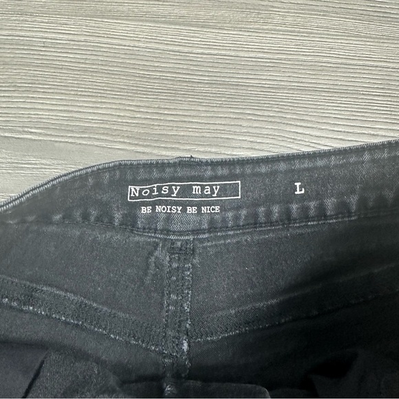 Noisy May Black Denim Shorts Rolled Hem L High Rise Casual Distressed - Picture 3 of 5